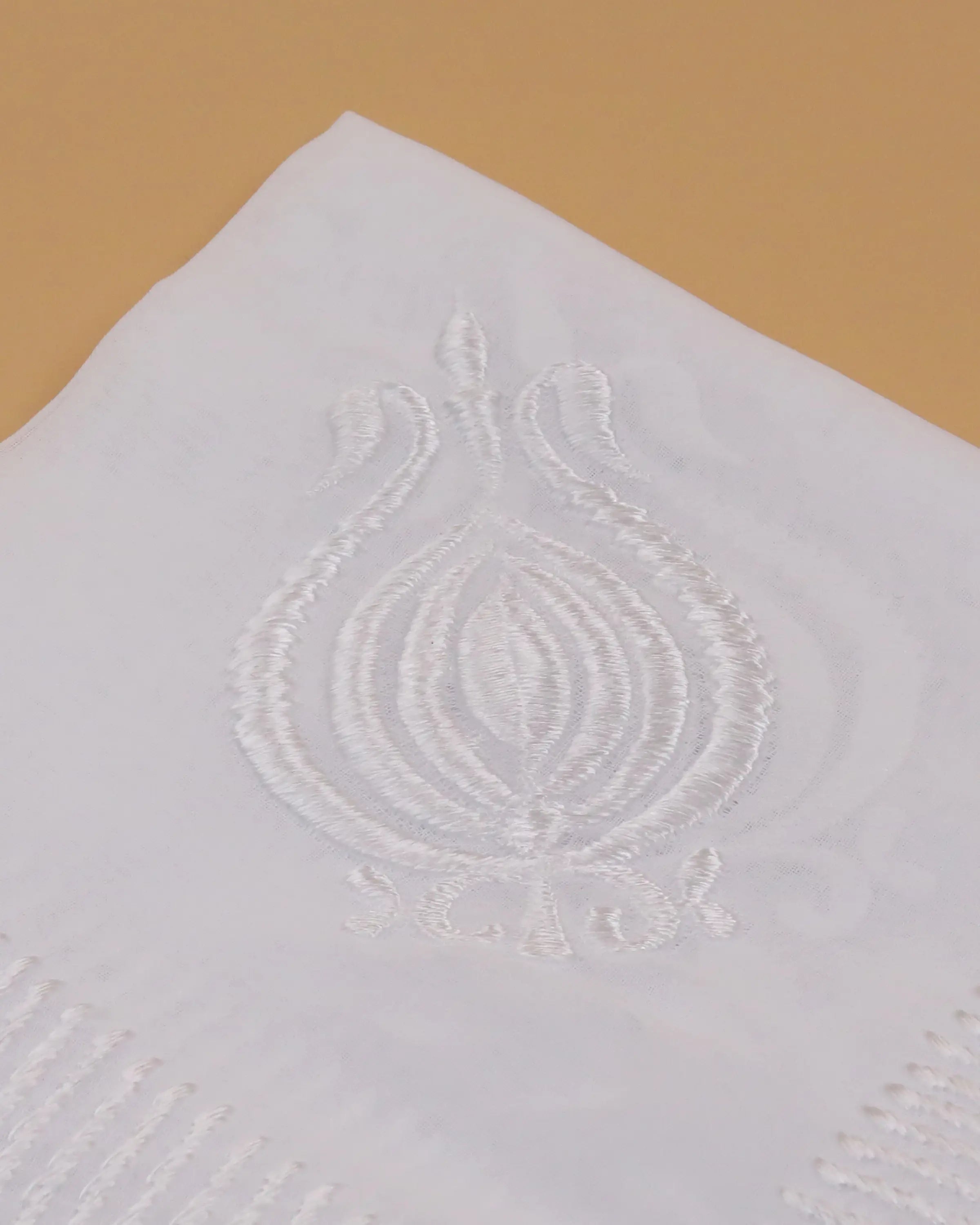 غترة الخطية نقش كبير حبوب