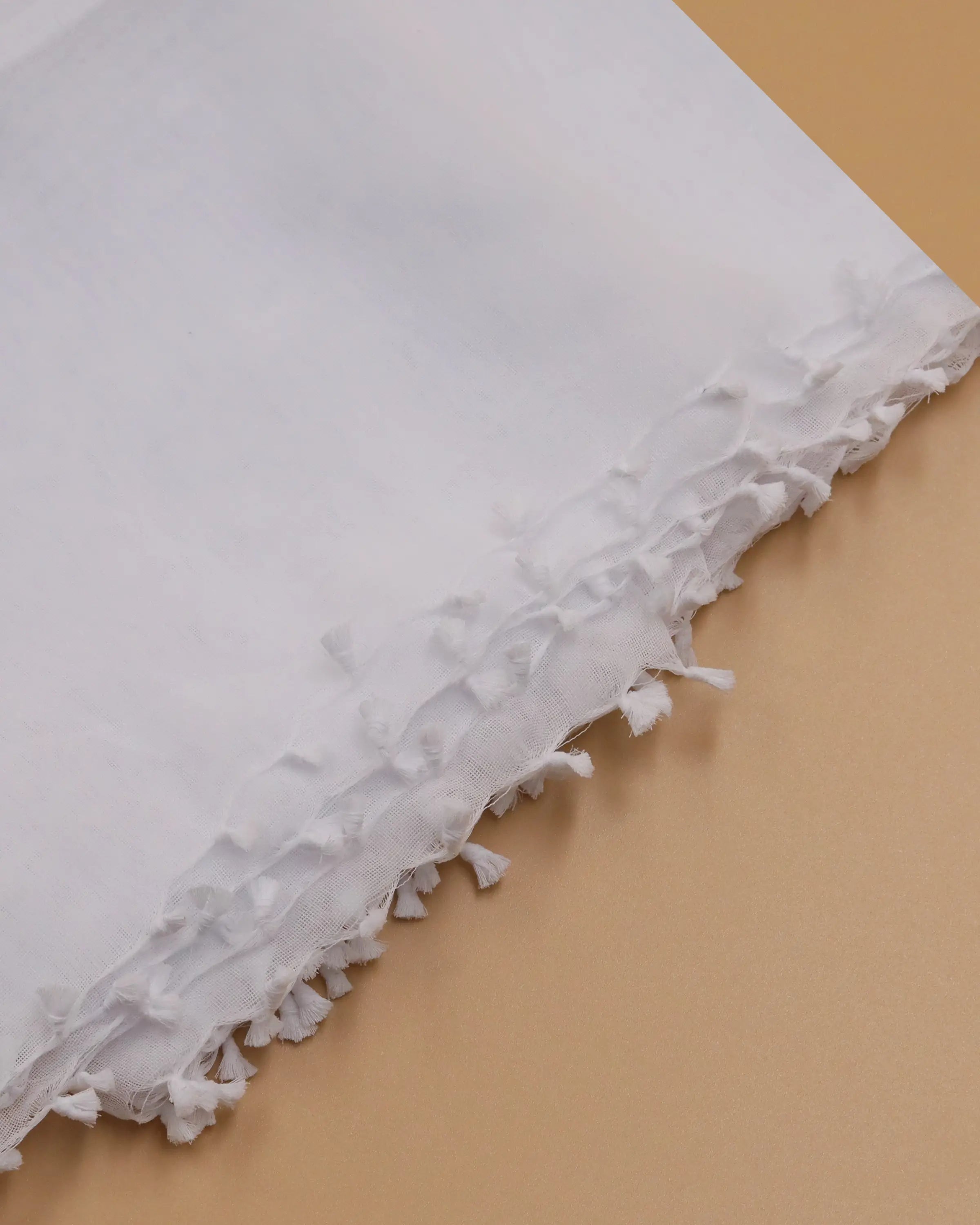 غترة الخطية نقش وسط حبوب