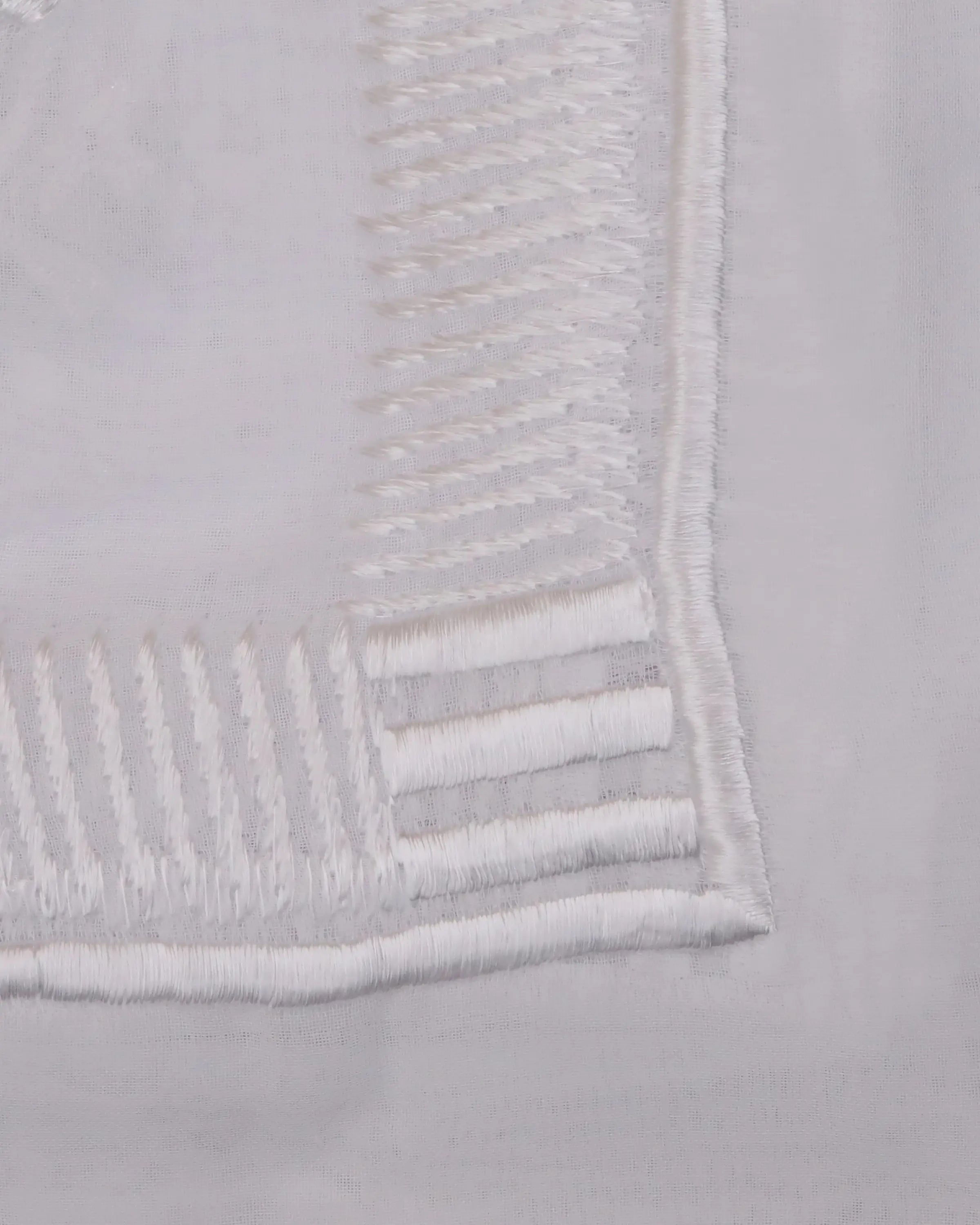 غترة الخطية نقش وسط حبوب